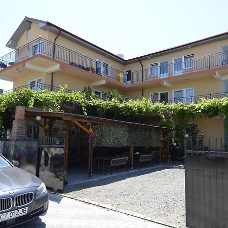 Vila G&S Костинещи Екстериор снимка