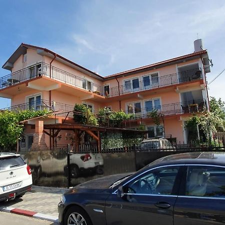 Vila G&S Костинещи Екстериор снимка